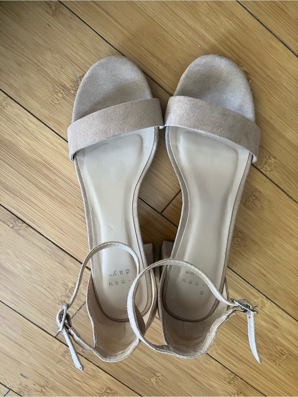 A New Day Women’s Size 6 1/2 Beige Shoes